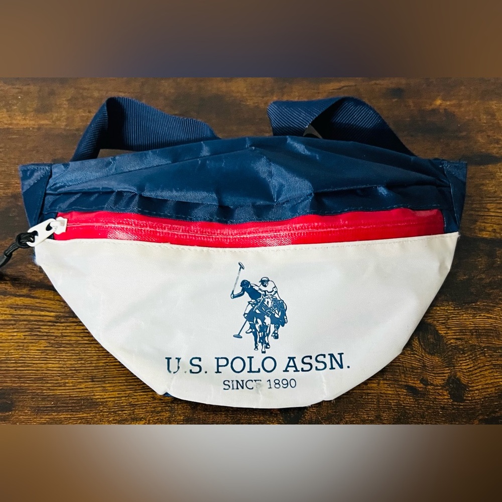Vintage U.S. Polo Assn. Blue and White Belt Bag with Red Accent - Picture 2 of 9